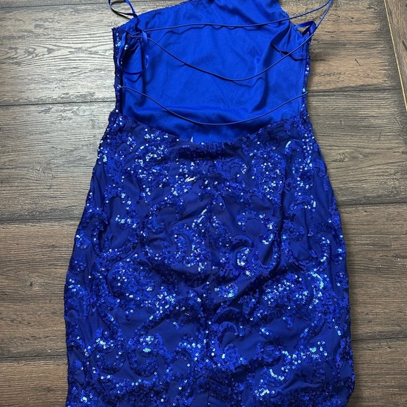 Elegant Blue Sequin Dress - Picture 4 of 4